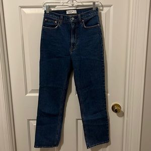 Abercrombie & Fitch The Ankle Straight Ultra High Rise Dark Denim